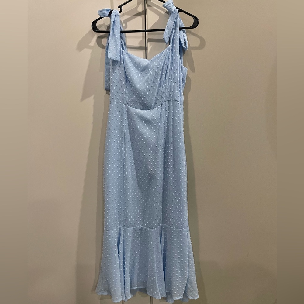 Lulu’s tie shoulder baby blue midi dress (S)